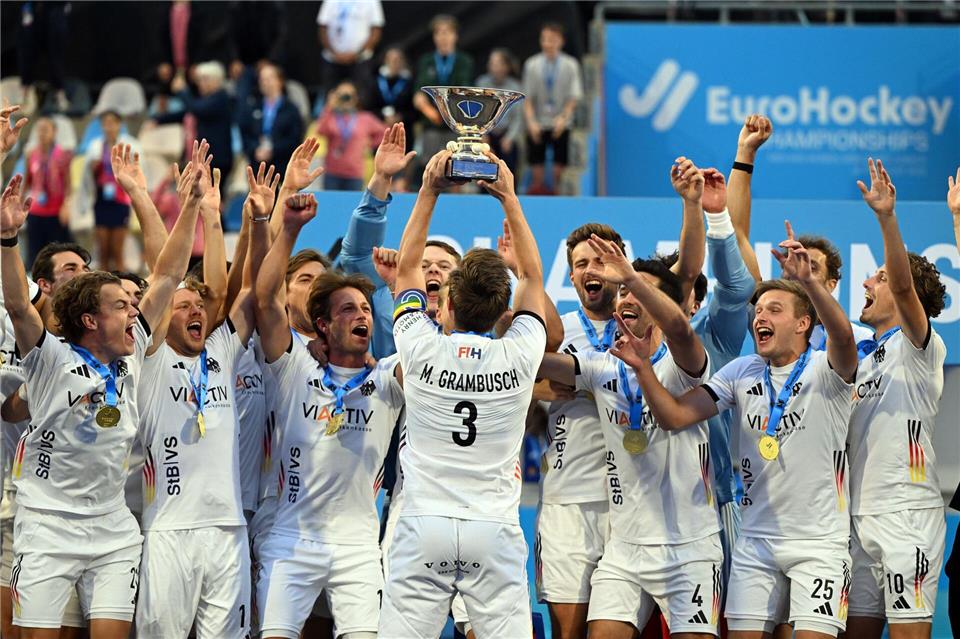 Mats Grambusch mit seinem letzten Pokal.Federico Gambarini/dpa