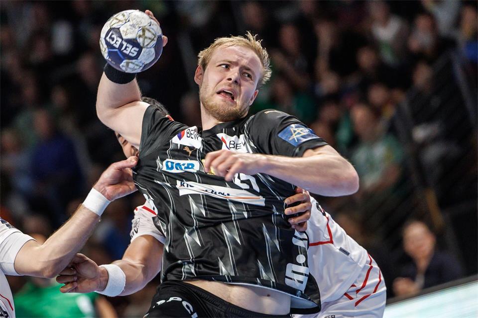 Matthes Langhoff soll bei den Füchsen die Rolle des abgewanderten Lasse Andersson übernehmen (Archivbild)Andreas Gora/dpa