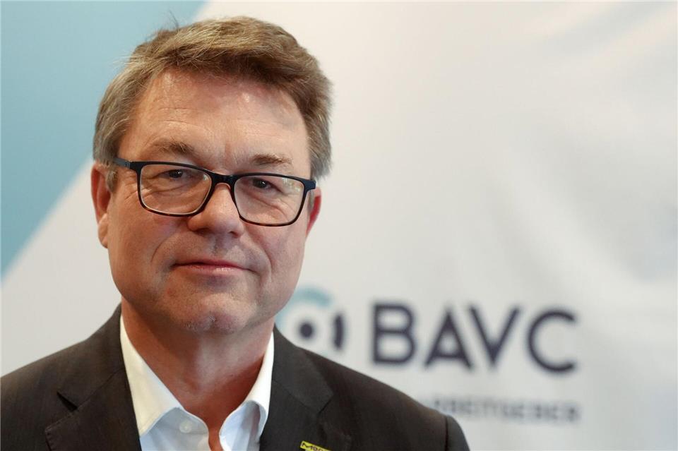 Matthias Bürk, Verhandlungsführer beim Arbeitgeberverband BAVC verweist auf die Krise der Chemiebranche (Archivbild)Thomas Frey/dpa
