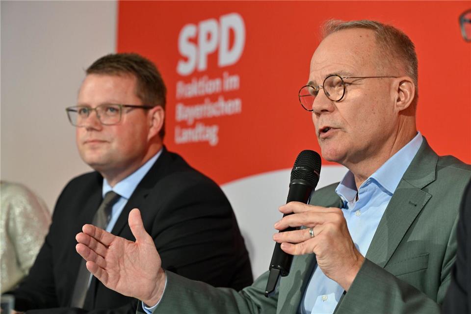 Matthias Miersch, Chef der SPD-Bundestagsfraktion (r), und Bayerns SPD-Fraktionschef Holger Grießhammer in Bad Aibling.Uwe Lein/dpa