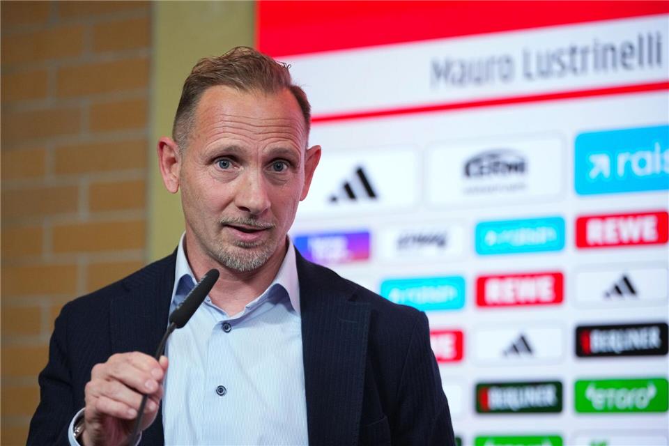 Mauro Lustrinelli wird bei der Saisoneröffnung den Fans vorgestellt. (Archivbild)Soeren Stache/dpa