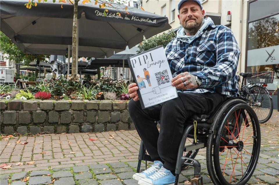 Max Enigk hat eine Internet-Petition für eine behindertengerechte Toilette auf dem Markt gestartet. Barrierefreiheit dürfe kein Tabu-Thema sein, lautet seine Forderung.
