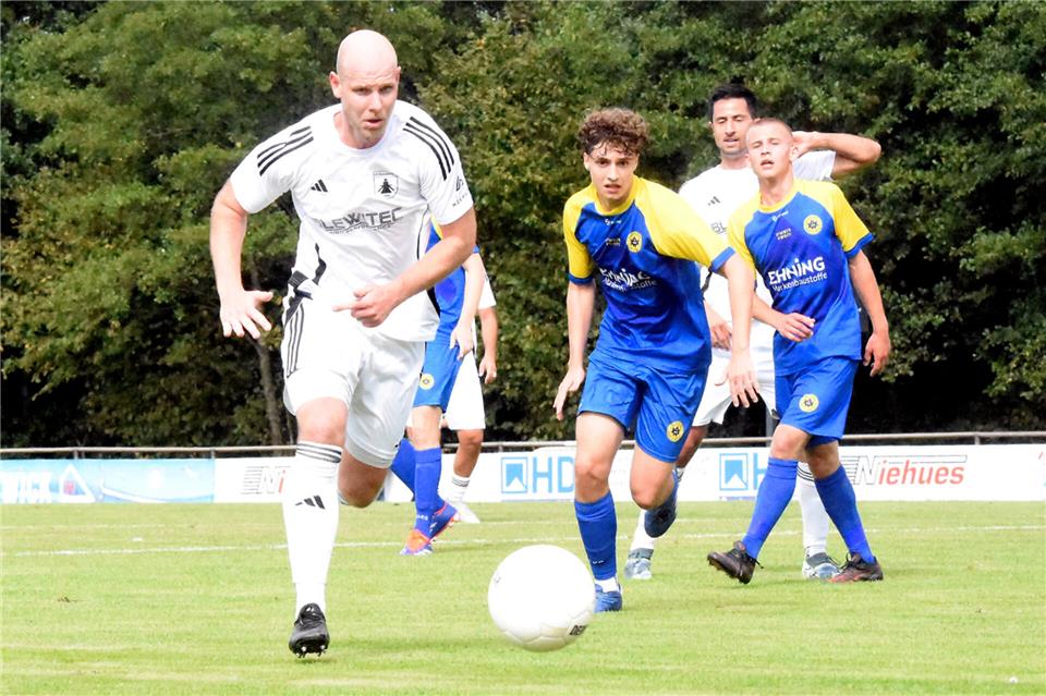 Max Nießing führt mit dem VfL Ramsdorf das Feld der A-Ligisten an. Nach dem Abstieg 2024 steuert der nach sieben Spielen immer noch verlustpunktfreie Tabellenführer schnurstracks auf die Bezirksliga-Rückkehr zu.