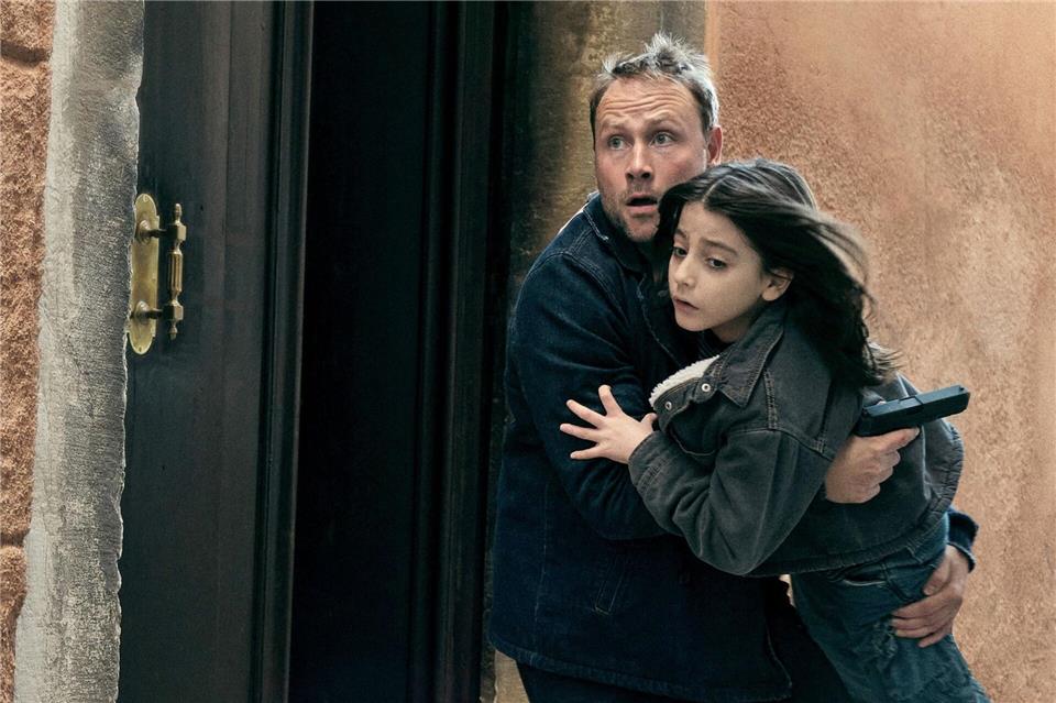 Max Riemelt (Angelo/Gabriel Wendt) und Ettore Rossetto (Rolle Luca) in einer Szene aus „Spurlos in Venedig“.Alfie Samba/ARD Degeto Film/Lailaps Films/dpa