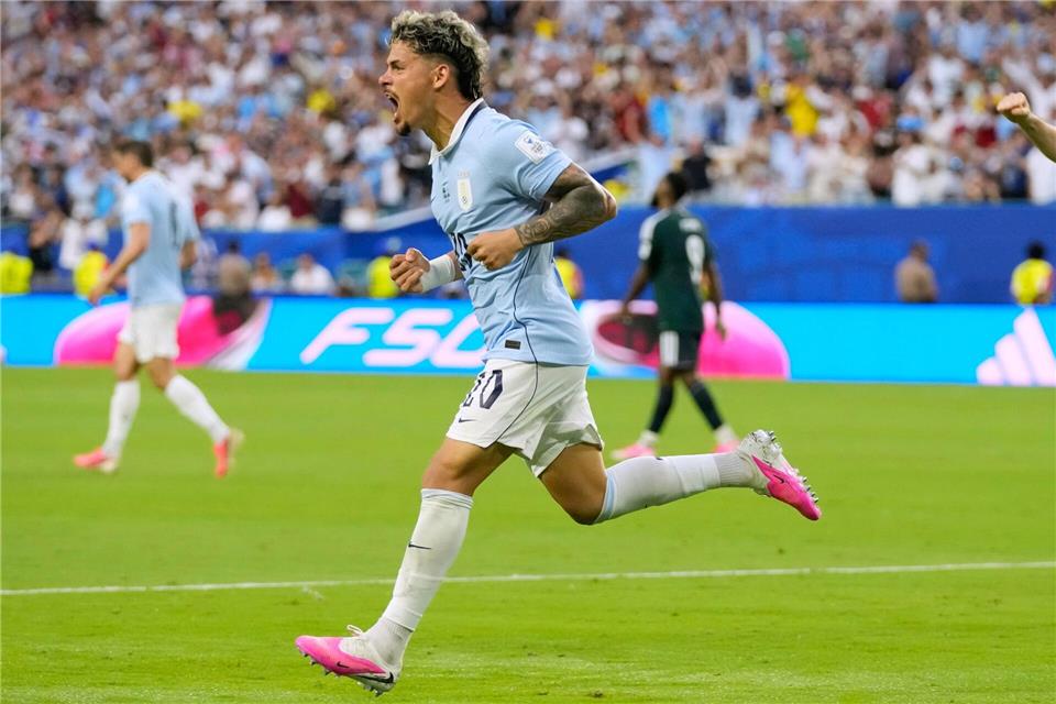 Maxi Araujo rettete Uruguay einen Punkt gegen Saudi-Arabien.Lynne Sladky/AP/dpa