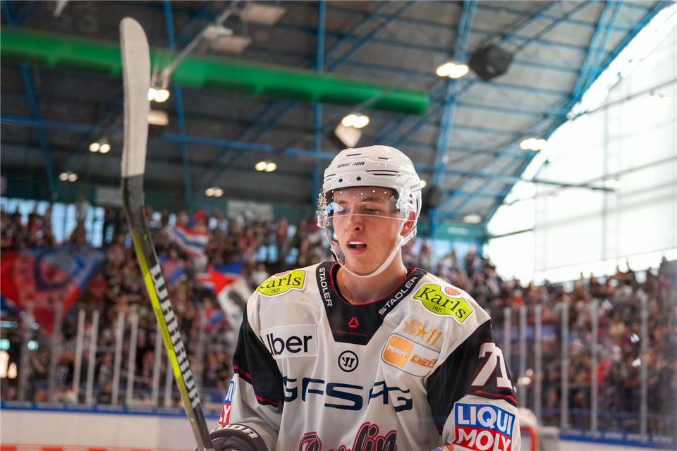 Maxim Schäfer von den Eisbären Berlin wechselt auf Leihbasis nach Kanada. (Archivbild)Soeren Stache/dpa