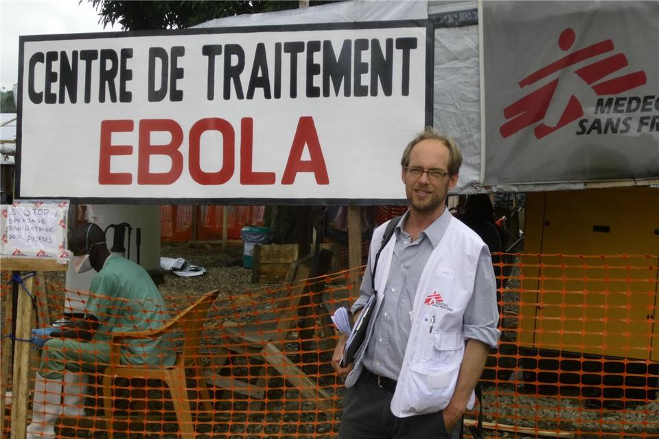 Maximilian Gertler war für die Ärzte ohne Grenzen schon mehrfach im Ebola-Einsatz (Handout)Medecins sans Frontieres/dpa