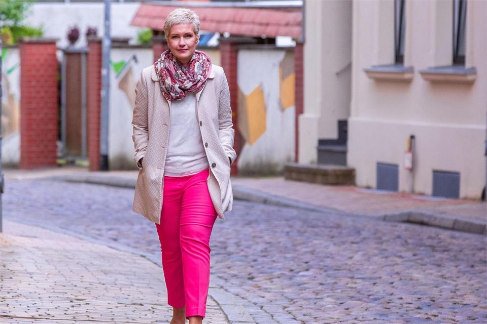 Mecklenburg-Vorpommerns Ministerpräsidentin Manuela Schwesig - hier ein Bild von 2020 - hat selbst eine Krebserkrankung überstanden und fordert ein Recht auf Vergessen. (Archivfoto) Jens Büttner/dpa-Zentralbild/dpa