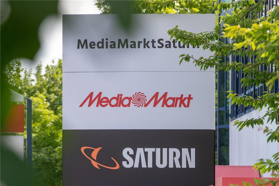 Mediamarkt und Saturn - zwei Elektronikshops, die künftig wohl einen chinesischen Eigentümer haben. (Archivbild)Armin Weigel/dpa