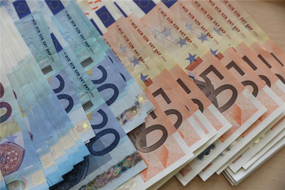 Median-Entgelt für Vollzeitbeschäftigte im Südwesten 2025 gegenüber 2024 um 4,4 Prozent gestiegen. (Symbolbild)Bernd Wüstneck/dpa-Zentralbild/dpa