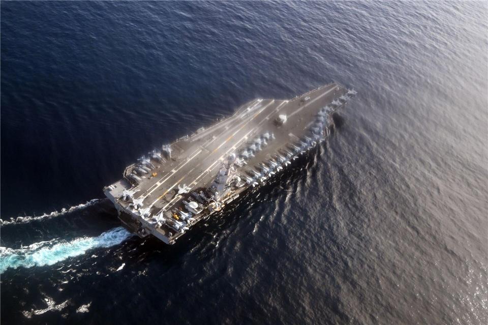 Medienberichten zufolge soll der Flugzeugträger „U.S.S. Gerald R. Ford“ die militärische Präsenz der USA im Nahen Osten verstärken. (Archivbild)Federico Gambarini/dpa