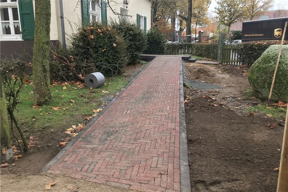 Mehr Barrierefreiheit: Am Erler Heimathaus ist eine Rampe zum Eingang gebaut worden.