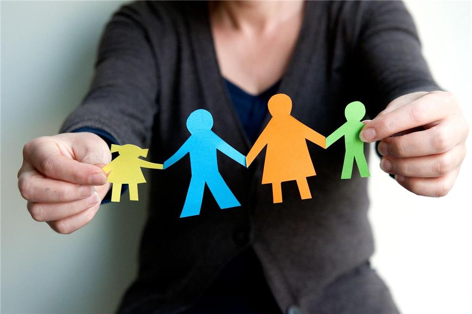 Mehr Freiheit beim Namen: Seit der Reform können Ehepartner und Kinder flexibler wählen, welchen Nachnamen sie tragen.Mascha Brichta/dpa-tmn