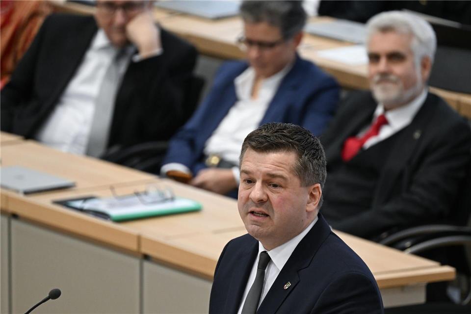 Mehr Investitionen, weniger Konsum: Sachsen-Anhalts neuer Ministerpräsident Sven Schulze (CDU) fordert ein Umdenken in der Finanzpolitik. Hendrik Schmidt/dpa