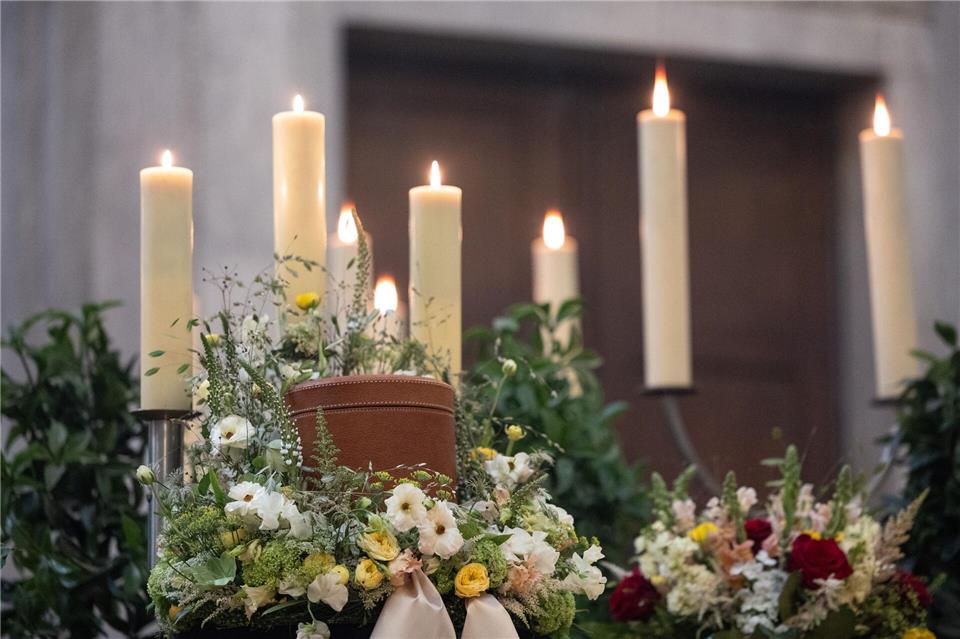 Verband: Mehr Menschen wollen eigene Beerdigung mitbestimmen  Mehr Menschen äußern ihre Ideen für die eigene Beerdigung. (Archivbild)Hannes P. Albert/dpa