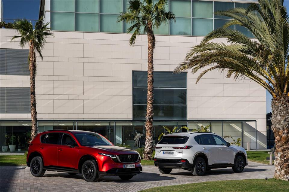 Mehr Platz und Komfort: Der neue Mazda CX-5 bietet mehr Beinfreiheit und einen größeren Kofferraum mit bis zu 2.019 Litern Volumen.Mazda/dpa-tmn