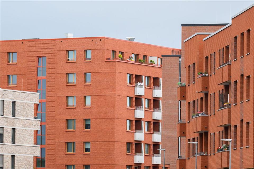 Mehr Single-Haushalte und steigende Immobilienpreise: Neubauwohnungen werden wieder kleiner. (Symbolbild)Julian Stratenschulte/dpa