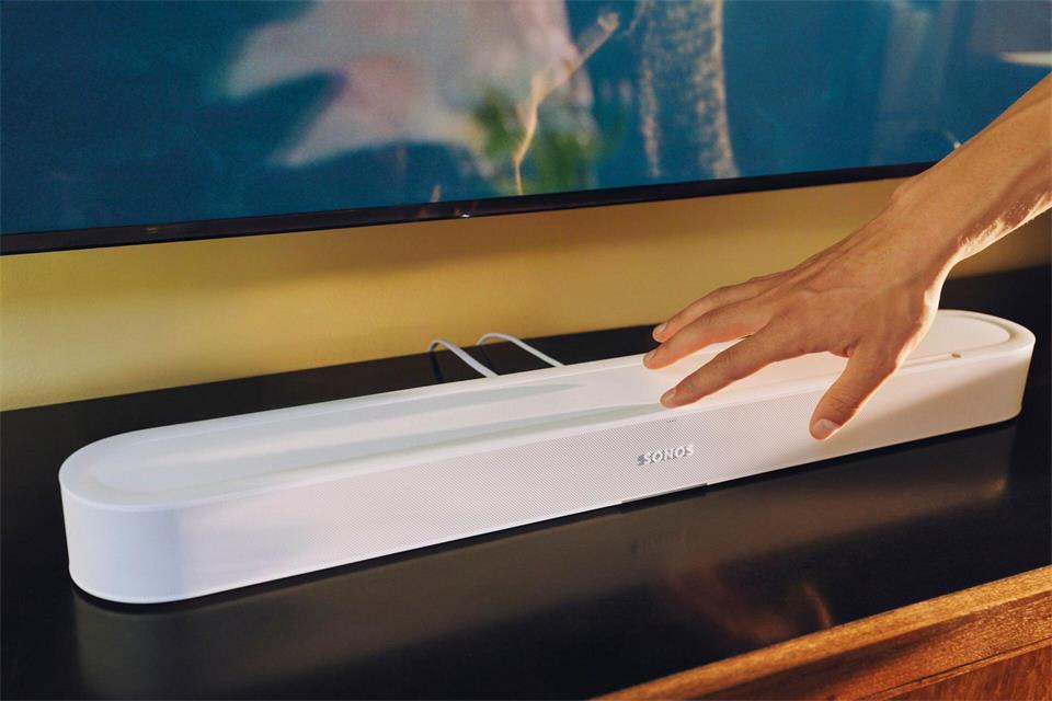Mehr Technik in Sonos neuer Soundbar: Die neue Beam Ultra verspricht vollen Dolby-Atmos-Klang und klarere Dialoge.Heather Sten/Sonos/dpa-tmn