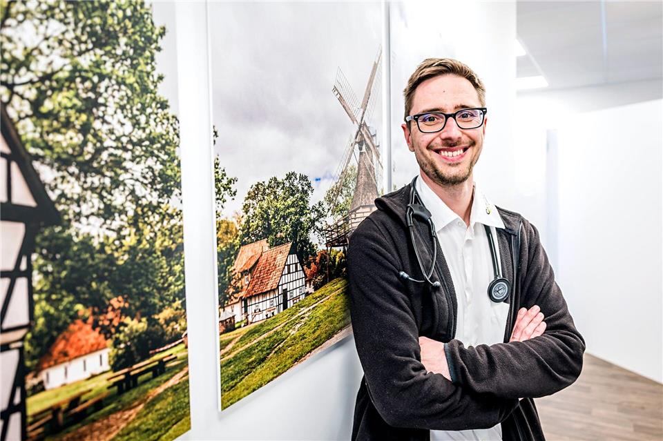 Mehr als 1.100 angehende Hausärztinnen und Hausärzte sind in NRW durch die Landarztquote verpflichtet. (Archivbild)Lars Berg/dpa