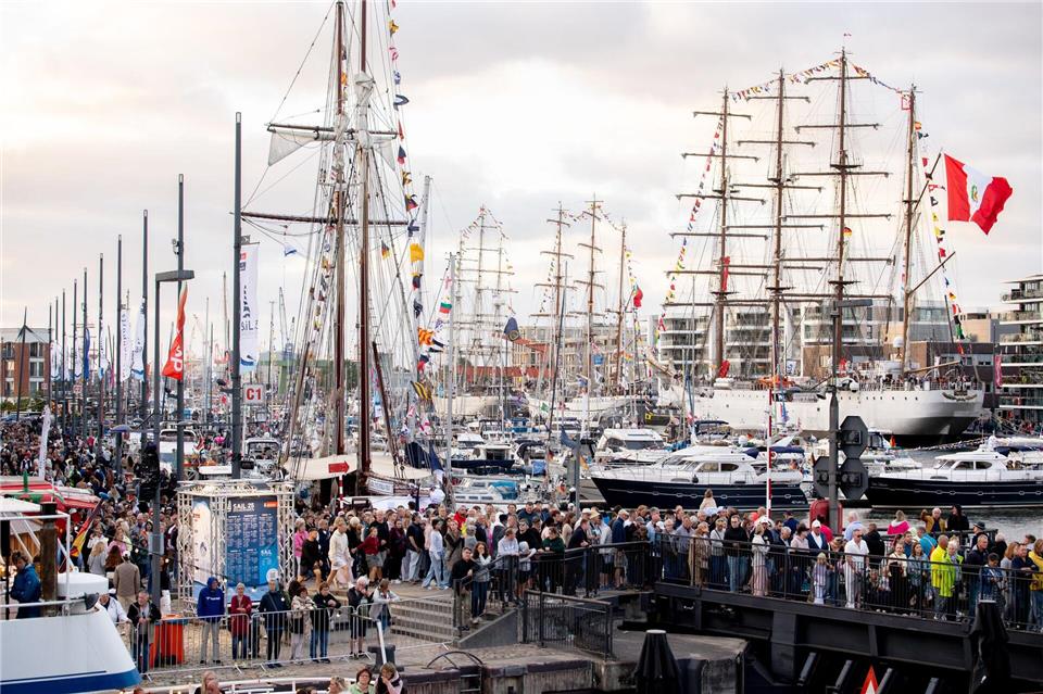 Mehr als 1,2 Millionen Menschen habe die „Sail“ in Bremerhaven besucht. Hauke-Christian Dittrich/dpa