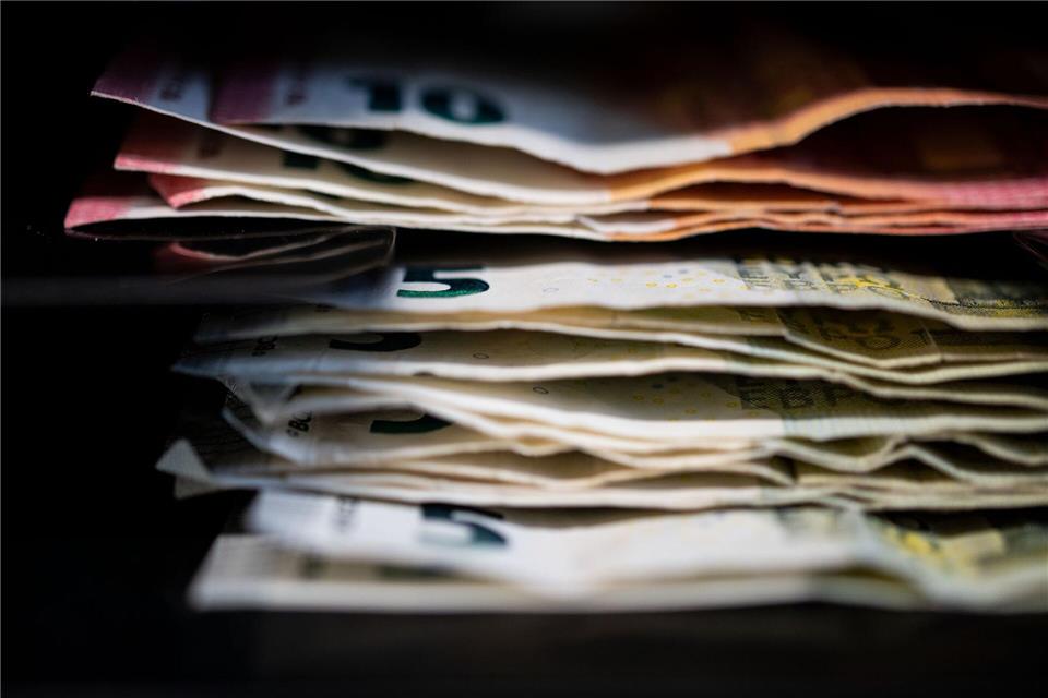 Sondervermögen: So werden die Milliarden verteilt Mehr als 13 Milliarden erhält Baden-Württemberg aus dem Topf. (Symbolbild)Marijan Murat/dpa/dpa-tmn