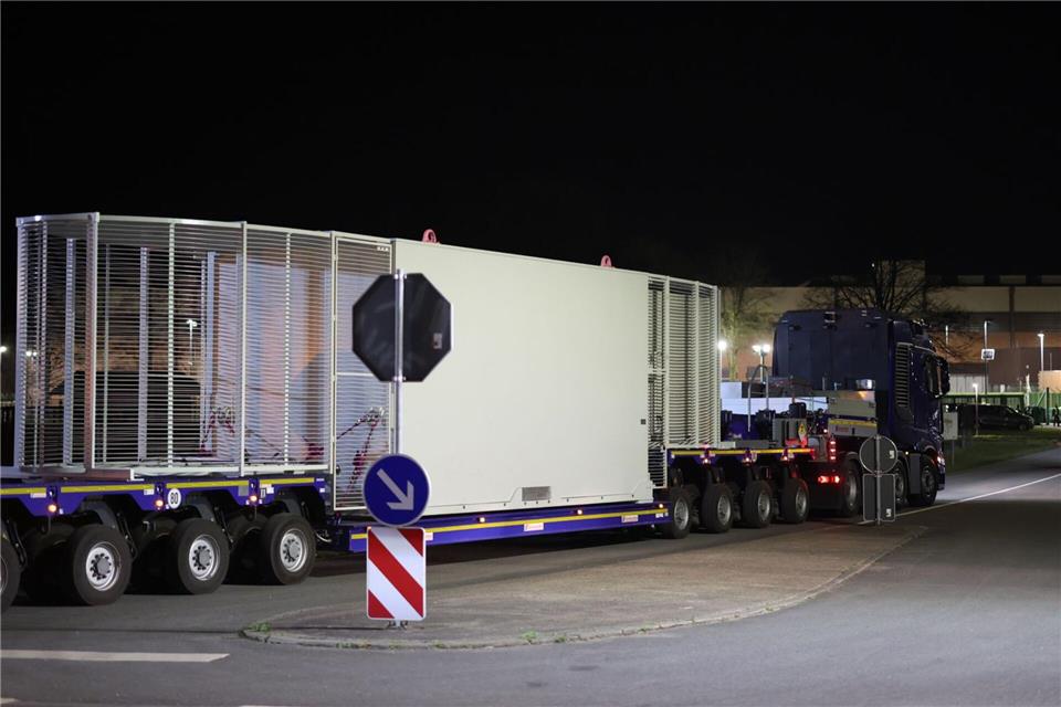 Mehr als 150 Castor-Behälter müssen noch von Jülich nach Ahaus verlagert werdenChristoph Reichwein/dpa