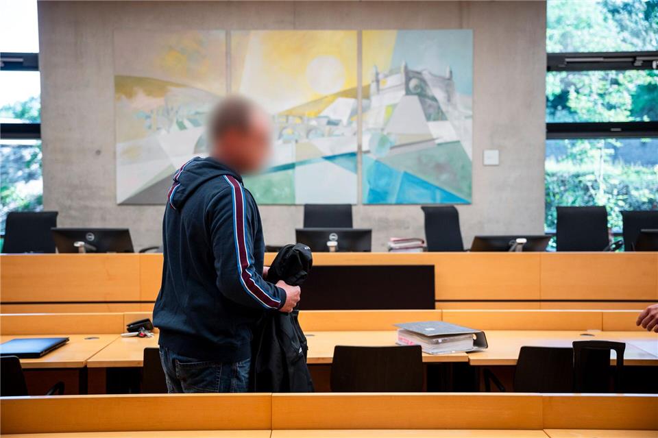 Mehr als 32 Jahre nach dem gewaltsamen Tod eines Mädchens in Unterfranken startet vor dem Landgericht Würzburg der Prozess gegen einen Mann, der zur Tatzeit 17 Jahre alt war.Daniel Vogl/dpa