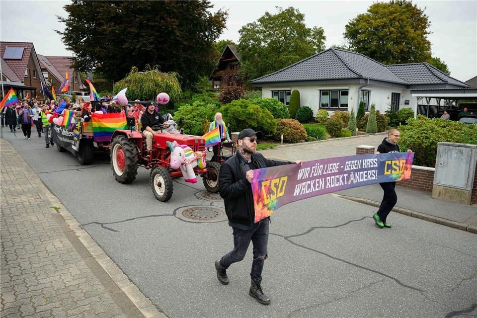 Mehr als 350 Teilnehmerinnen und Teilnehmer zählten die Veranstalter.Gregor Fischer/dpa