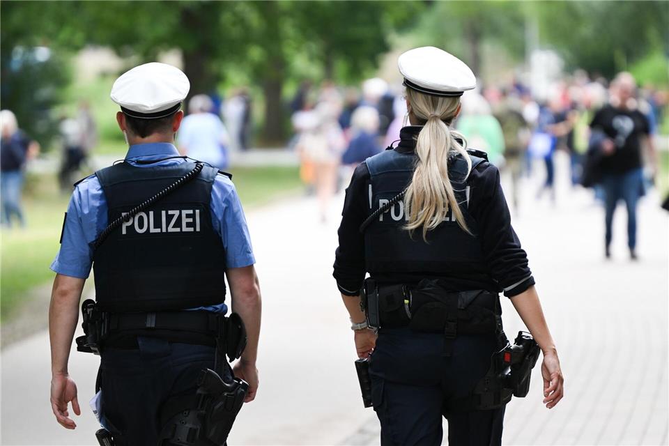 Mehr als 3.500 Polizeibeamtinnen und Polizeibeamte sorgten für Sicherheit beim Hessentag. (Archivbild)Florian Wiegand/dpa