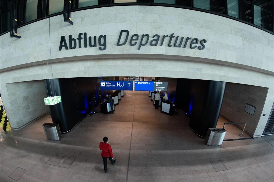 Mehr als 50 Airlines werden künftig im Terminal 3 abgefertigt. Boris Roessler/dpa