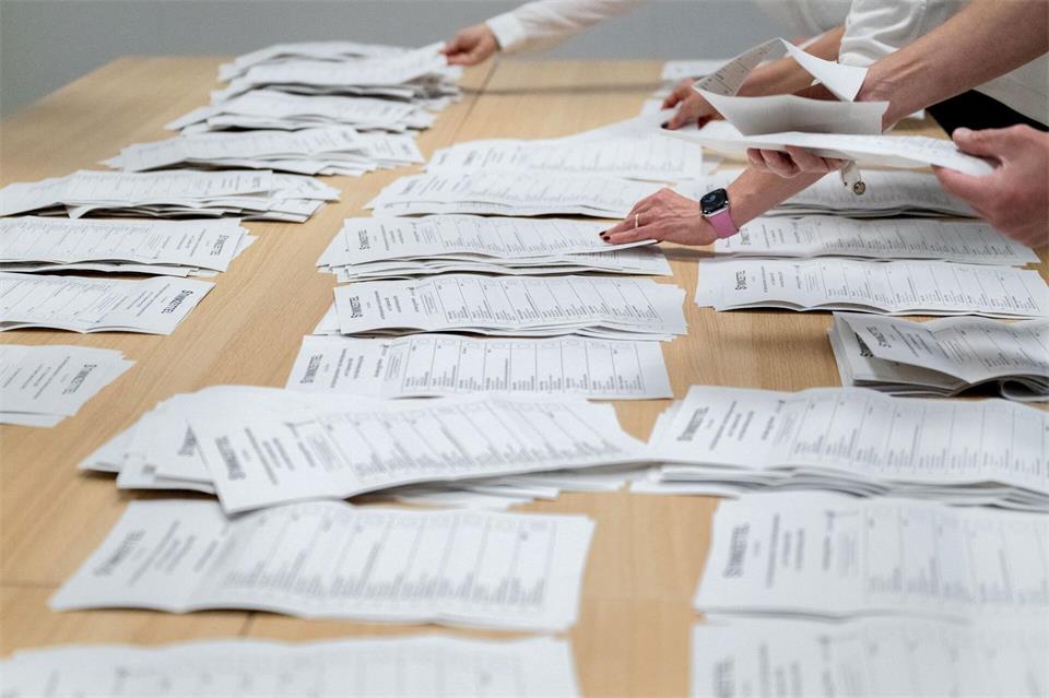 Mehr als 68.000 Kandidaturen gab es für die Kommunalwahlen.Hauke-Christian Dittrich/dpa
