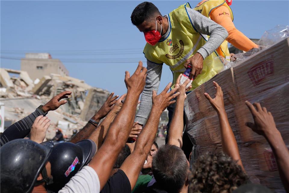 Mehr als 70.000 Familien wurden in La Guaira laut Behörden von den Erdbeben betroffen.Ariana Cubillos/AP/dpa