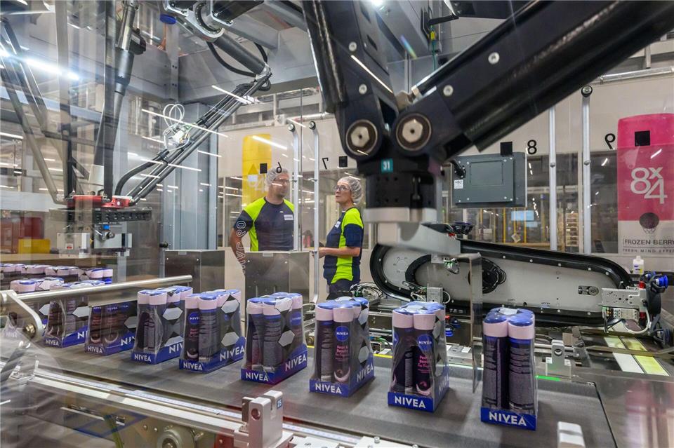 Mehr als 900 Millionen Aerosol-Spraydosen liefen im Leipziger Werk bereits vom Band. Hendrik Schmidt/dpa