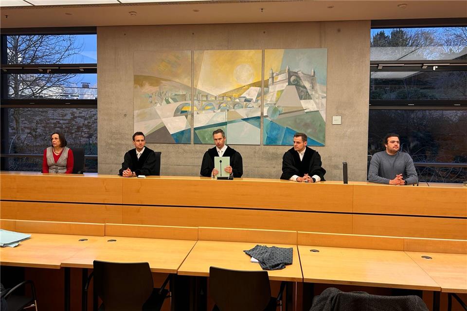 Mehr als drei Jahrzehnte nach einem Verbrechen sprach das Gericht einen Mann schuldig. (Archivbild)Angelika Resenhoeft/dpa