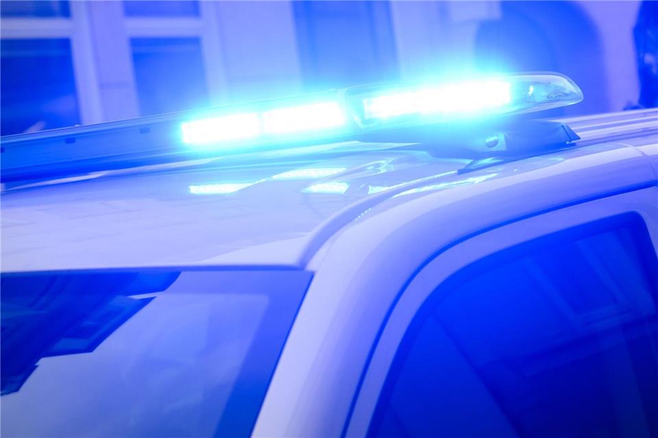 Mehr als einem Monat nach dem Fund einer Leiche in Hameln hat die Polizei einen Tatverdächtigen festgenommen. (Symbolbild)Julian Stratenschulte/dpa