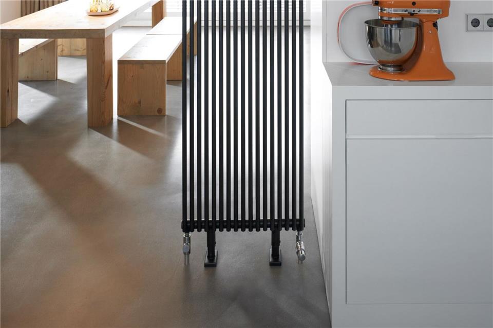 Neuer Heizkörper geplant? Inspiration für die Auswahl  Mehr als nur eine Funktion: Heizkörper können auch als Raumtrenner dienen.Zehnder Group Deutschland GmbH, Lahr/BDH/dpa-tmn