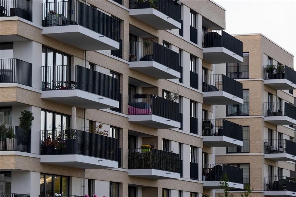Mehr und mehr Menschen wagen sich wieder an den Immobilienkauf. (Archivbild)Monika Skolimowska/dpa