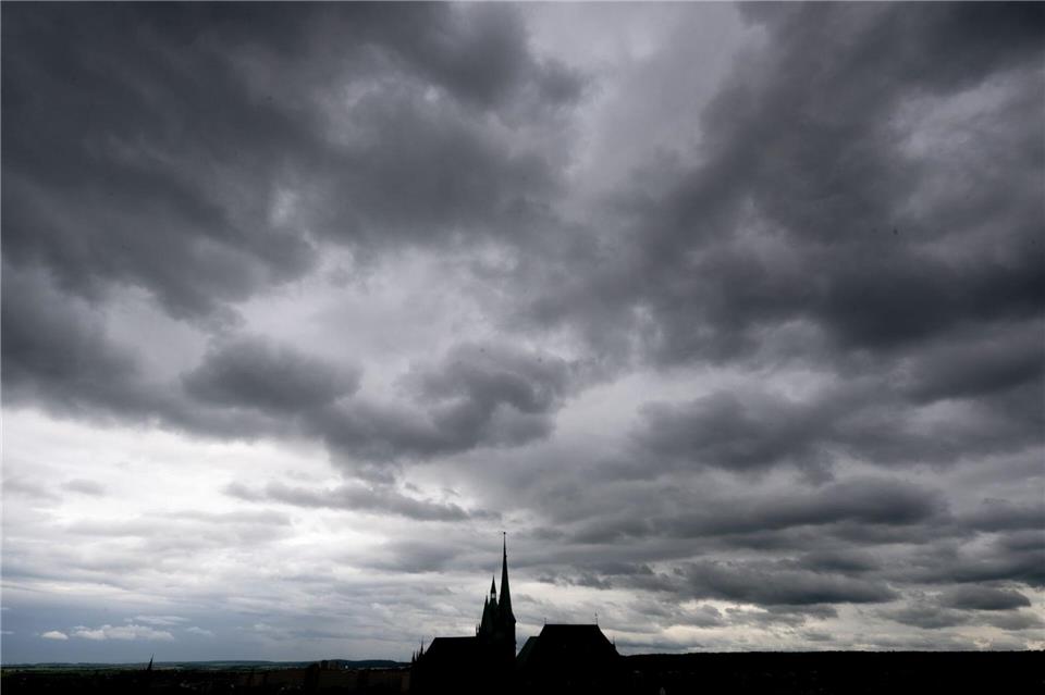 Mehrere Bistümer haben eine Untersuchung zu ritueller Gewalt durch Netzwerke in der katholischen Kirche vorgestellt. (Archivbild) Hendrik Schmidt/dpa