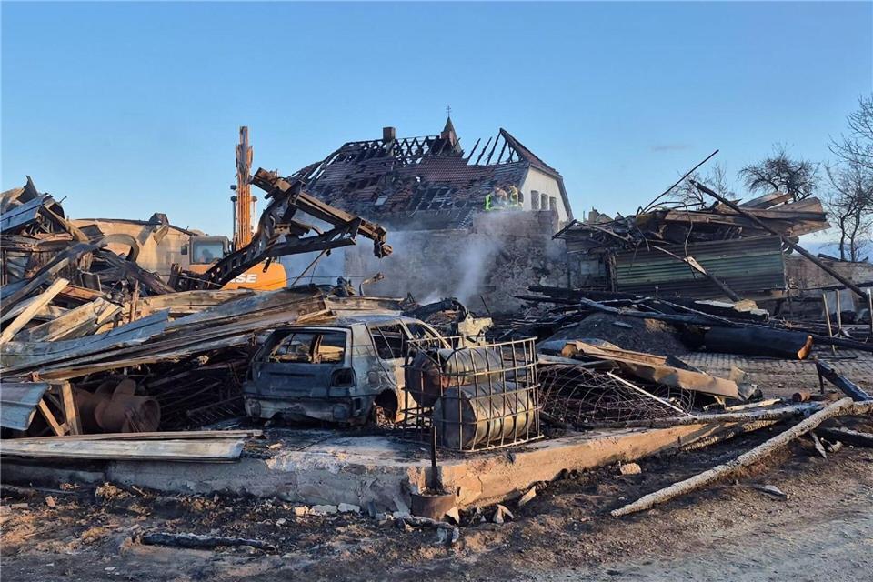 Mehrere Hofgebäude standen in Flammen, der Schaden ist immens.Stefan Wintermeier/zema-medien.de/dpa