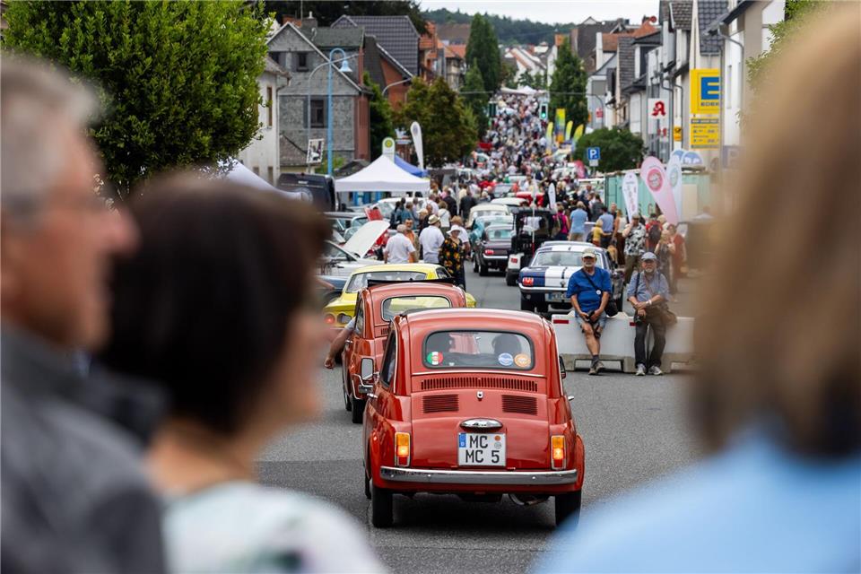 In Wettenberg werden wieder „Golden Oldies“ gefeiert Mehrere Hundert Oldtimer will der Veranstalter am Wochenende zeigen.Christian Lademann/dpa