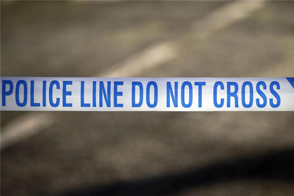 Mehrere Menschen sind bei einem Angriff vor einer Synagoge in Manchester verletzt worden. (Symbolbild)Peter Byrne/Press Association/dpa