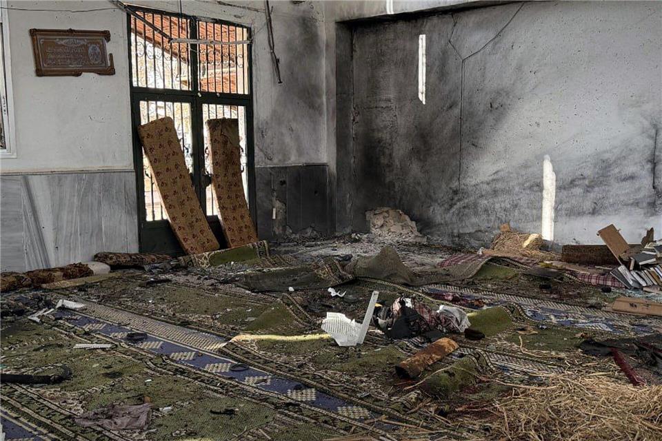 Mehrere Menschen wurden beim Anschlag in Homs getötet.Uncredited/SANA via AP/dpa