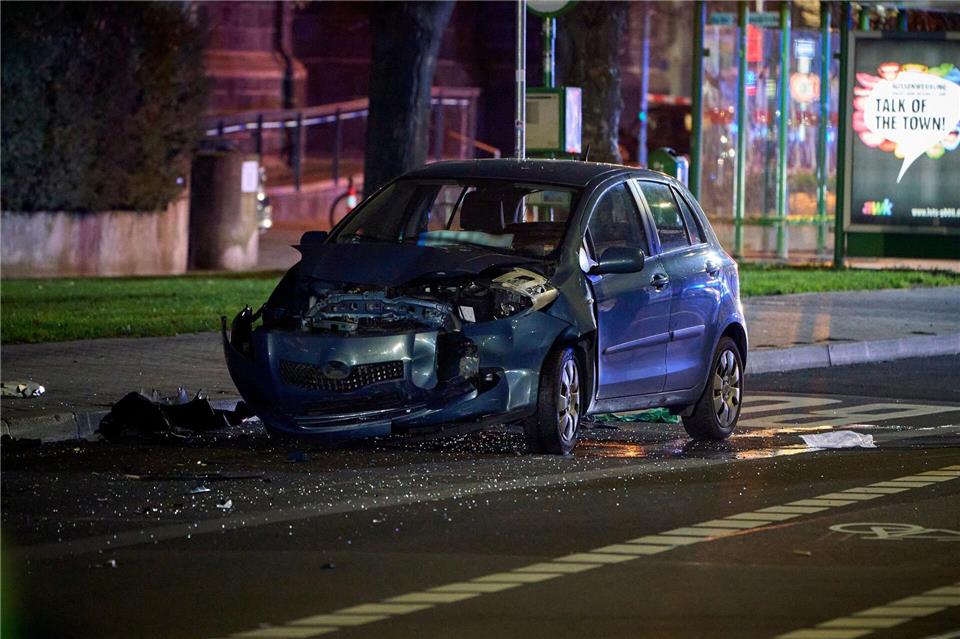 Mehrere Menschen wurden verletzt.Sascha Ditscher/dpa