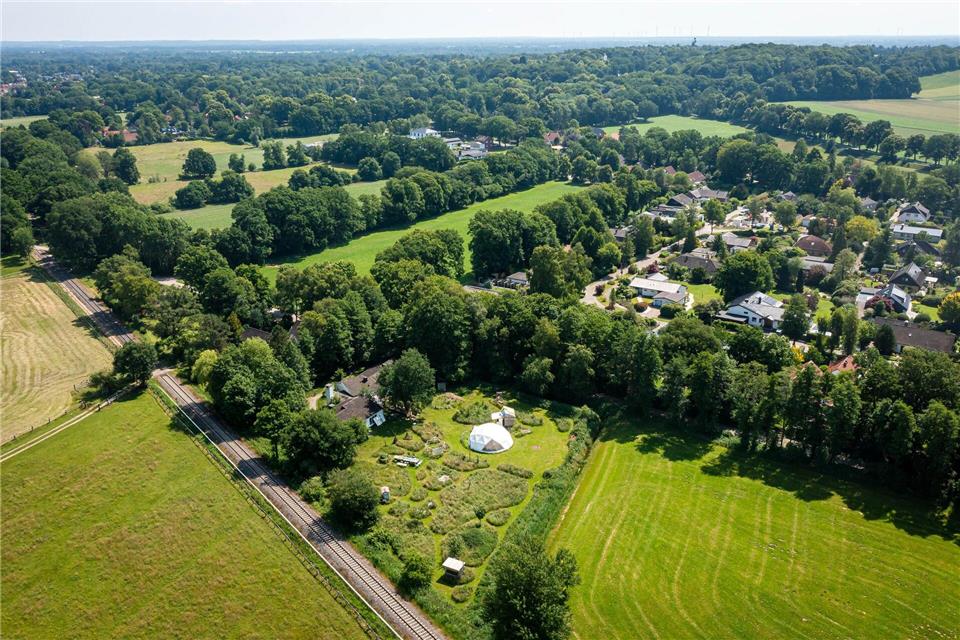 Mehrere Parteien aus dem Künstlerdorf Worpswede suchen einen gemeinsamen Kandidaten oder eine Kandidatin für die Bürgermeisterwahl im Jahr 2026. (Archivbild)  Sina Schuldt/dpa