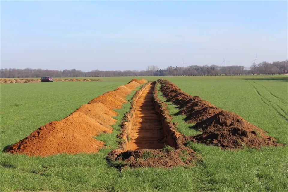 Mehrere dieser Gräben hatte der LWL ausheben lassen, um nach Bodendenkmälern zu suchen.