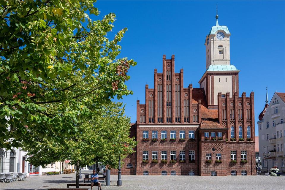 Mehrere tausend Menschen wollen mit Petitionen an den Brandenburger Landtag eine Schließung des Krankenhauses Wittstock/Dosse verhindern (Archivbild). Monika Skolimowska/dpa