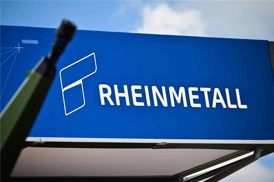 Mehrfach versuchten laut Polizei größere Gruppen, in Richtung Rheinmetall-Firmengelände auszubrechen (Archivbild)Sebastian Christoph Gollnow/dpa