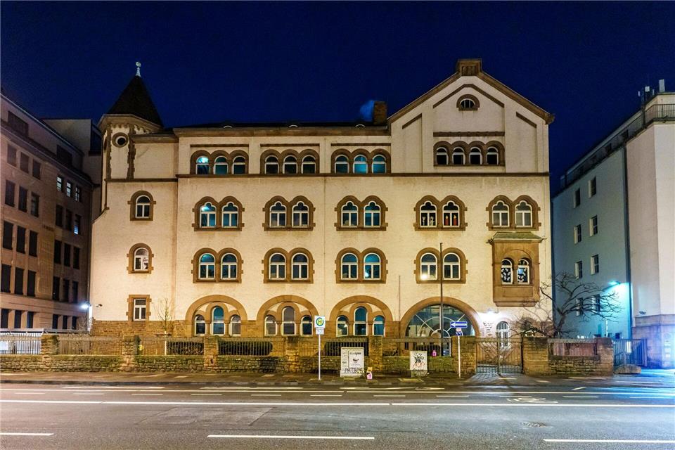 Mehrmals wurde die Schule ergebnislos durchsucht.Andreas Arnold/dpa