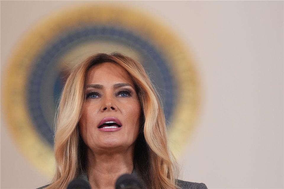 Melania Trump, aufgenommen im April 2026 im Weißen Haus. (Archivbild)Jacquelyn Martin/AP/dpa