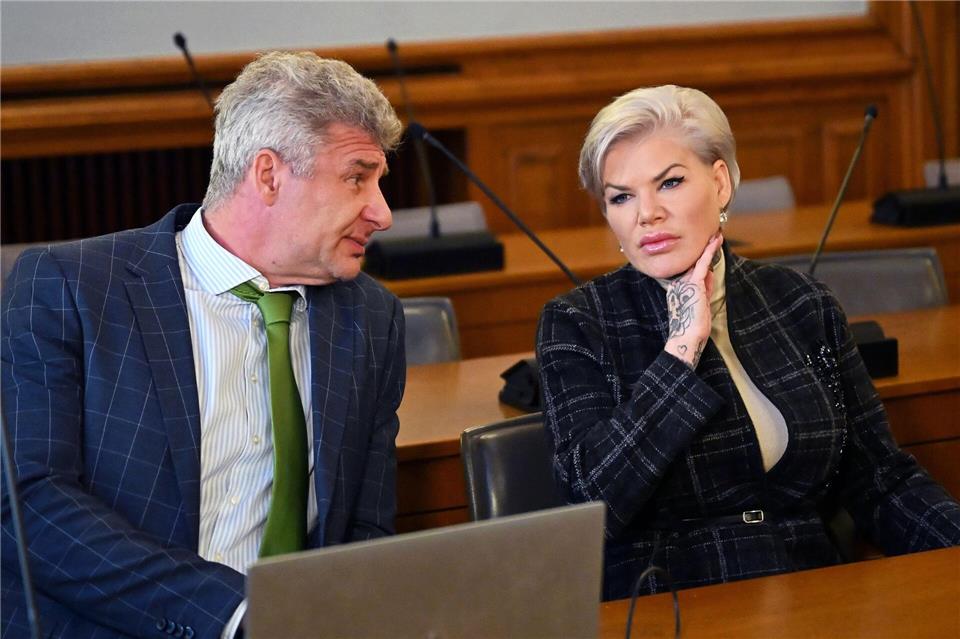 Melanie Müller bestreitet, den Hitlergruß gezeigt zu haben.Jennifer Brückner/dpa